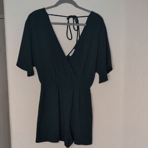 Leith Nordstrom Crepe Emerald Green V- neck flowy shorts romper